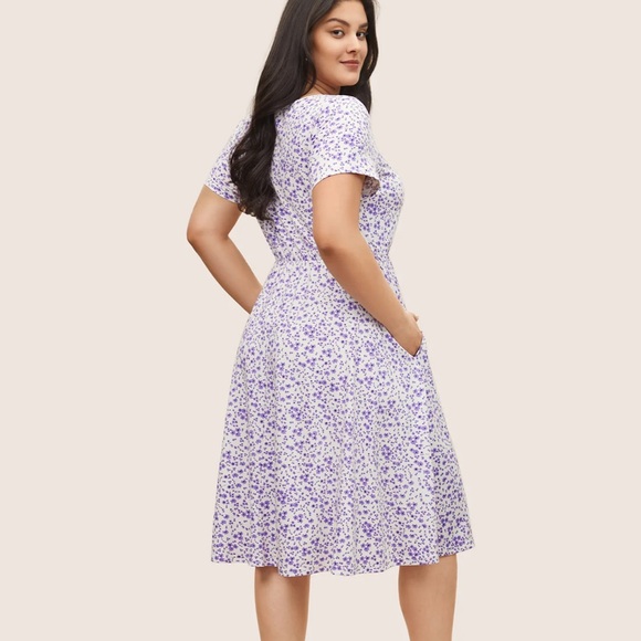 NWT Ditsy Floral Elastic Waist Knot Drawstring Dress - Picture 3 of 10